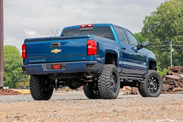Rough Country 7in GM Suspension Lift Kit Vertex 14-18 1500 PU 2WD 18750