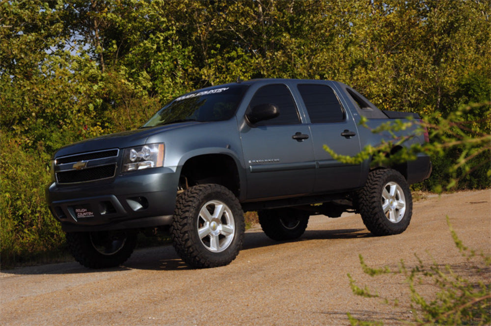 Rough Country 7.5in GM Suspension Lift Kit w/Vertex Coilovers 07-13 Avalanche -2