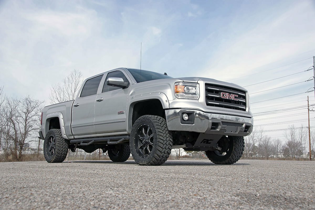 Rough Country 5in GM Lift Kit w/N3 Shocks & Struts 14-18 1500 PU 4WD Cast Steel -1