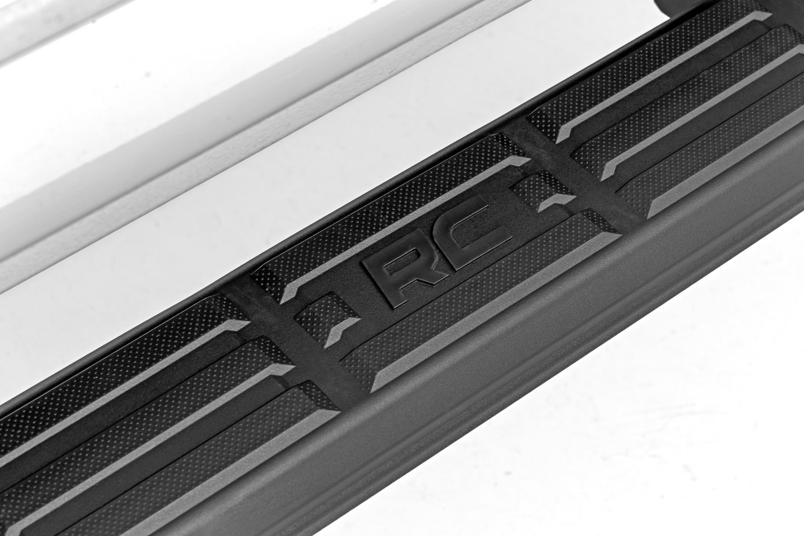 Rough Country TR2 Running Boards | Chevy/GMC 1500/2500HD/3500HD 07-19 & Classic 25000