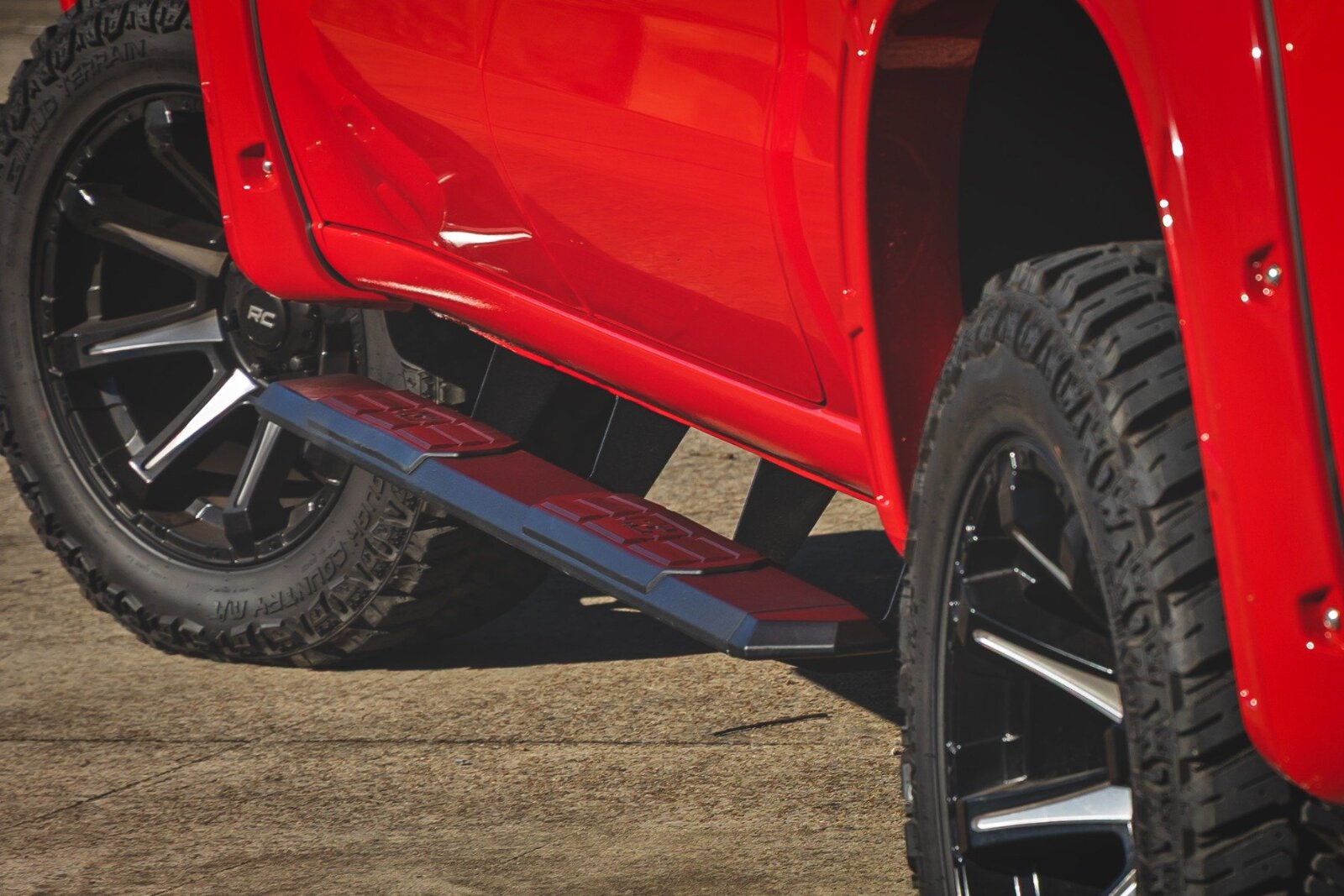 Rough Country TR2 Running Boards | Chevy/GMC 1500/2500HD/3500HD 19-26 25001