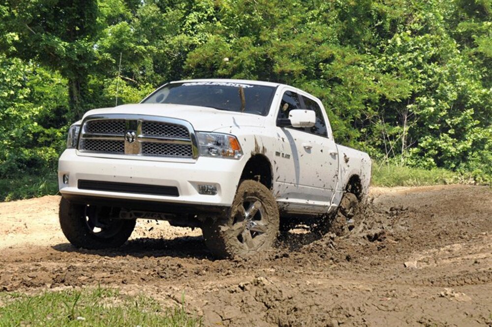 Rough Country 6in Suspension Lift Kit Lifted Struts 09-11 for RAM 1500 4WD -1