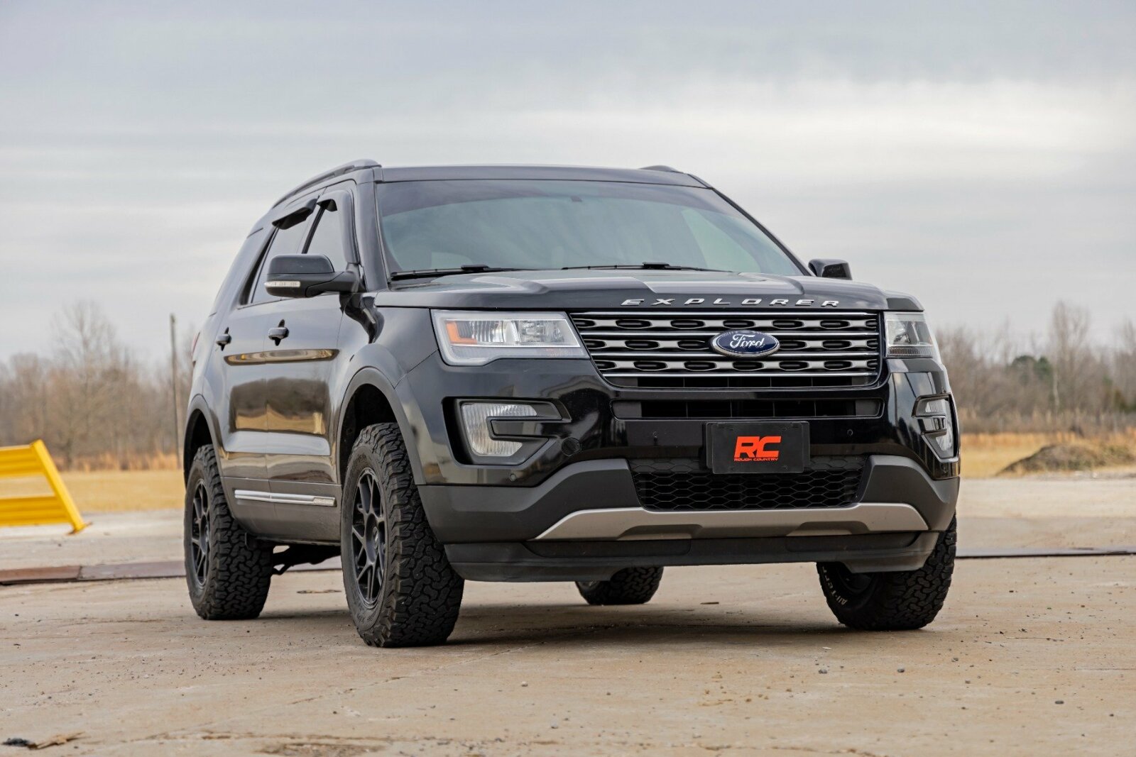 Rough Country 2" Lift Strut Kit for Ford Explorer 4WD 2011-2019 -2