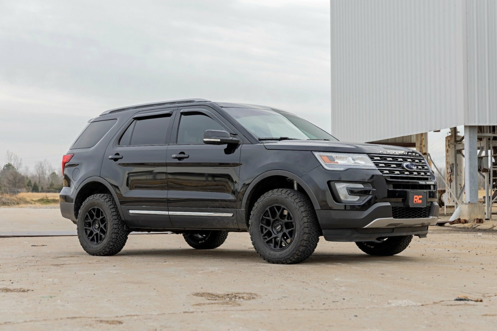 Rough Country 2" Lift Strut Kit for Ford Explorer 4WD 2011-2019 -3