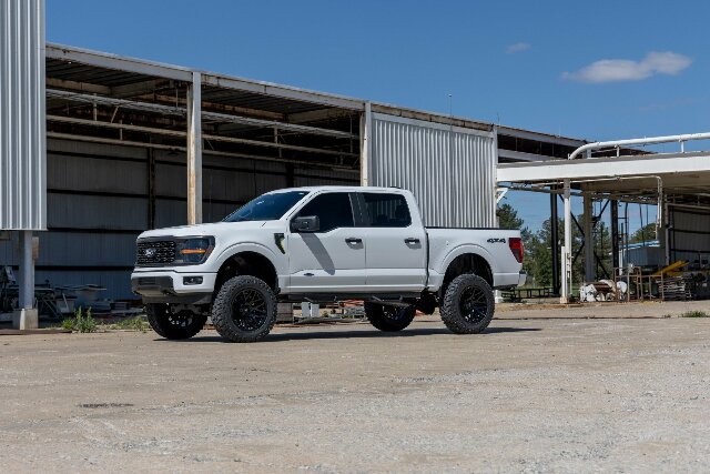 Rough Country 6 Inch Lift Kit M1 Struts/M1 for Ford F-150 4wd 24-25 49940