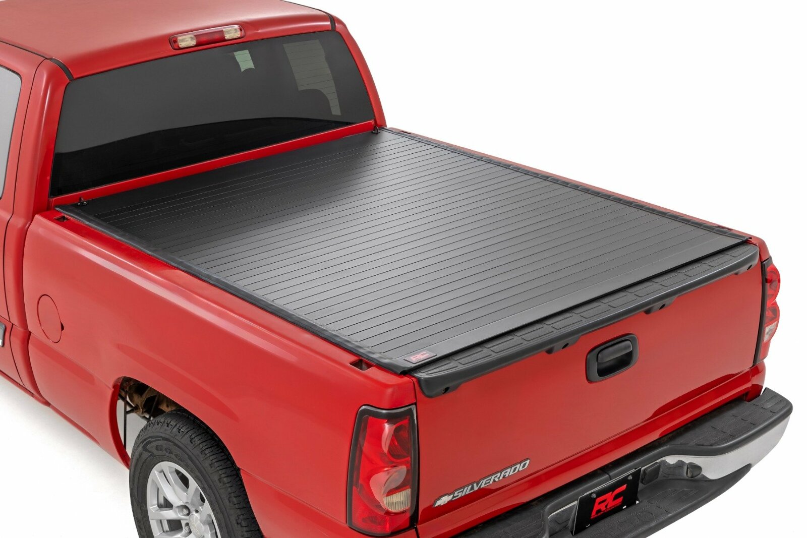 Rough Country Hard Roll Up Cover | 6'7" Bed | Chevy/GMC 1500 (1999-2006) -1