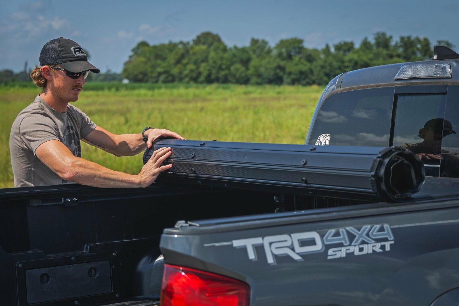 Rough Country Hard Roll Up Bed Cover 5' Bed for Toyota Tacoma 2WD/4WD 2016-2023 -6
