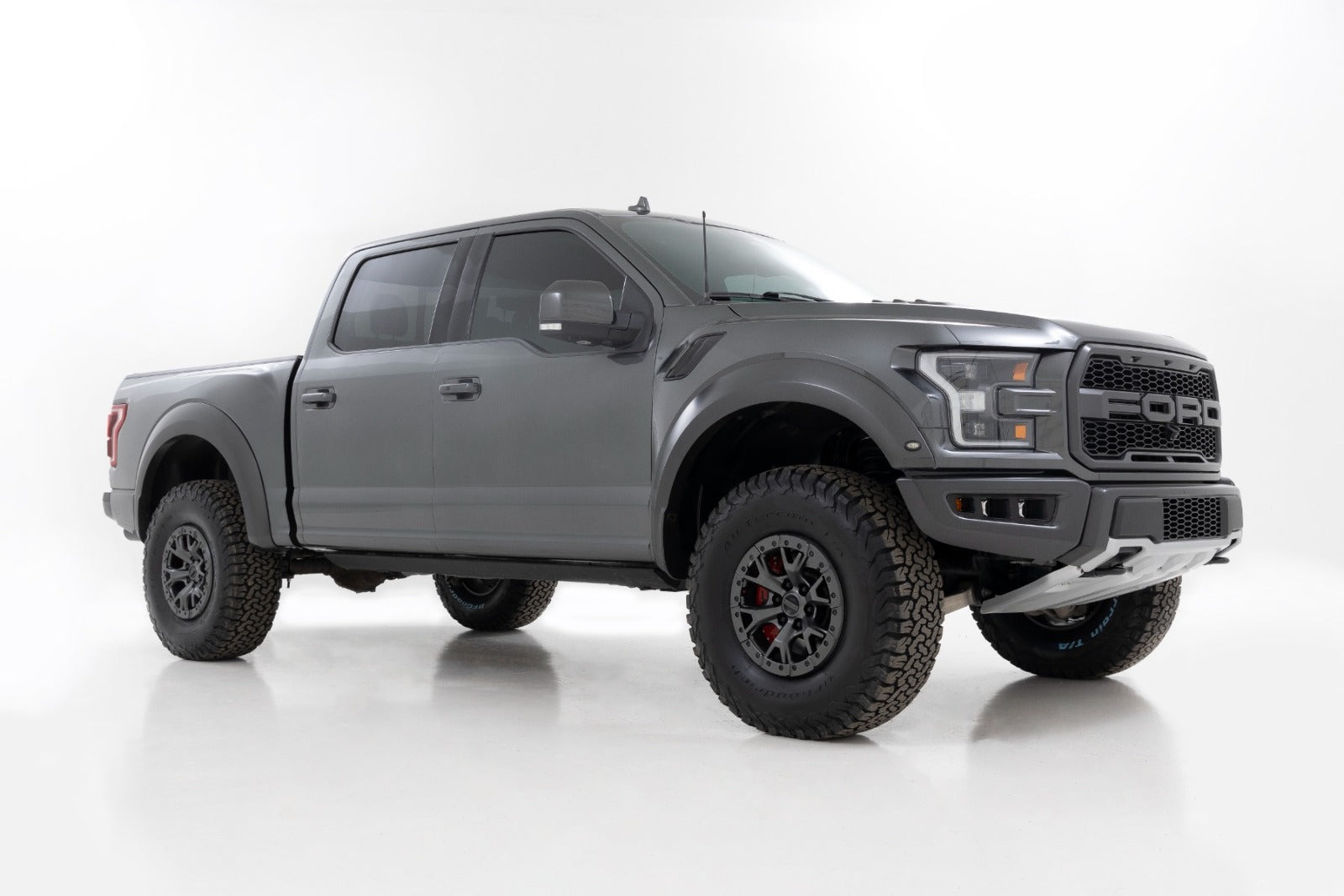 Rough Country 2.5" Suspension Lift Kit for Ford Gen2 Raptor (2019-2020) -2
