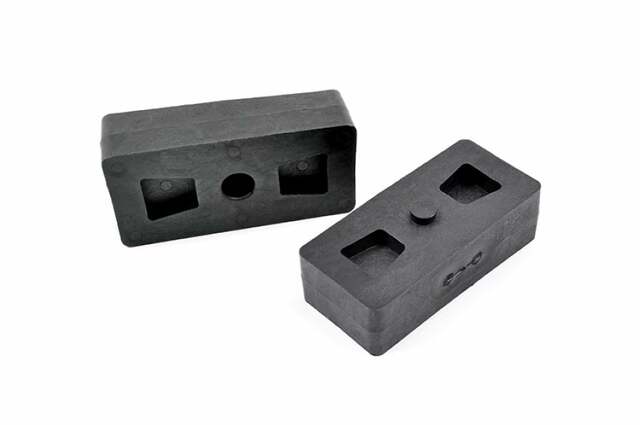 Rough Country Universal Lift Block Kit Pair 1.5 Inch -1