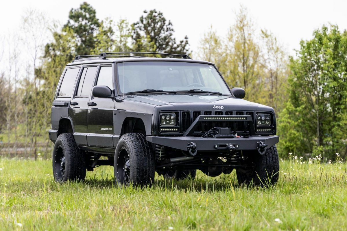 Rough Country 3in Suspension Lift System V2 Shocks (for 84-01 Cherokee XJ) -1