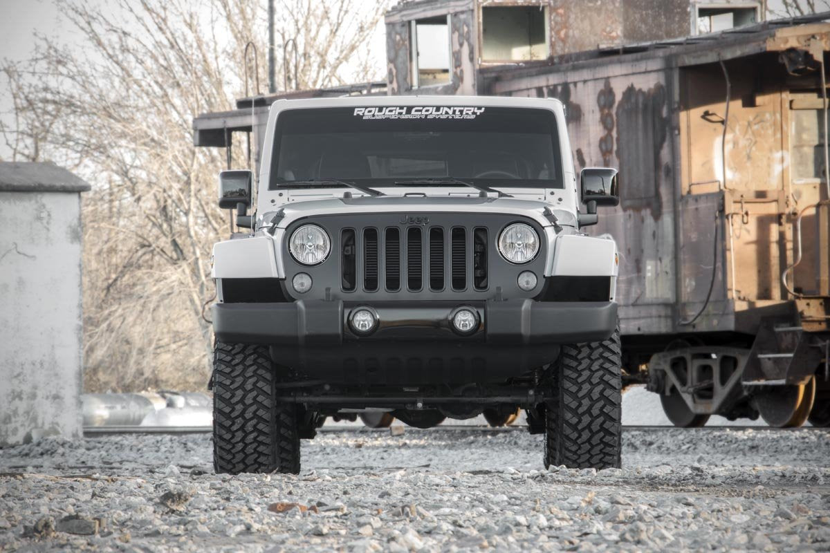 Rough Country 2.5" Suspension Lift Kit w/ Shocks for Jeep Wrangler JKU 07-18 4DR