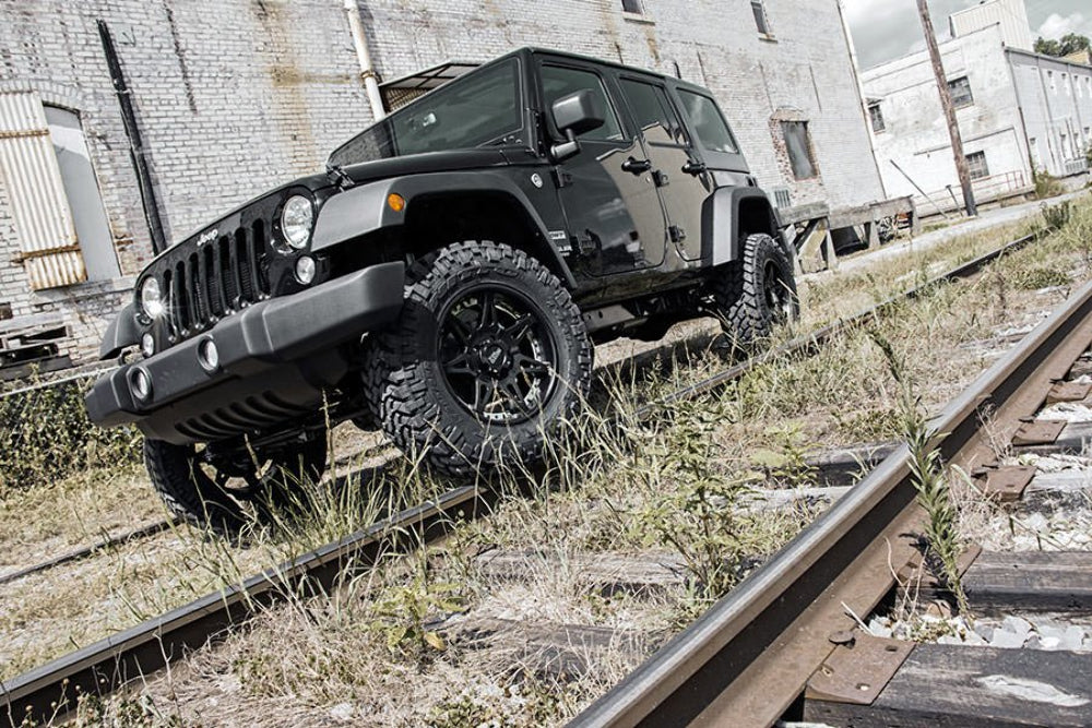 Rough Country 2.5" Suspension Lift Kit w/ Shocks for Jeep Wrangler JKU 07-18 4DR
