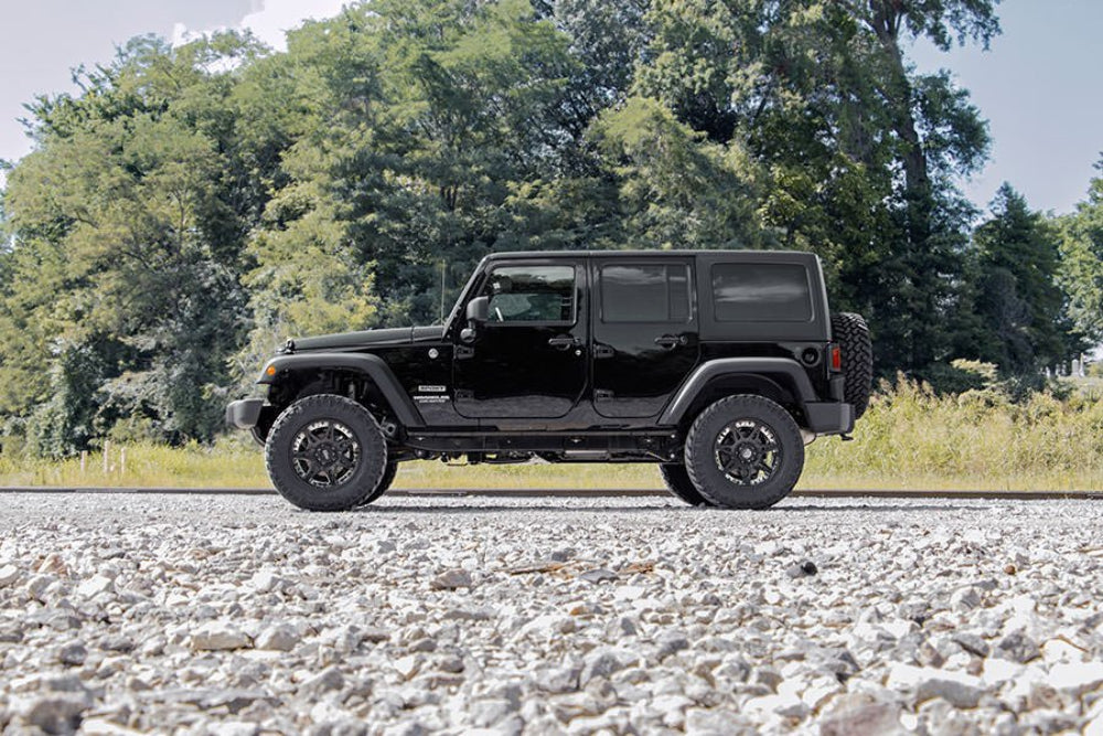 Rough Country 2.5" Suspension Lift Kit w/ Shocks for Jeep Wrangler JKU 07-18 4DR
