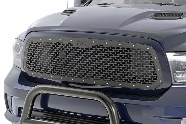Mesh Grille RAM 1500 2WD/4WD (2013-2018 & Classic) - -1