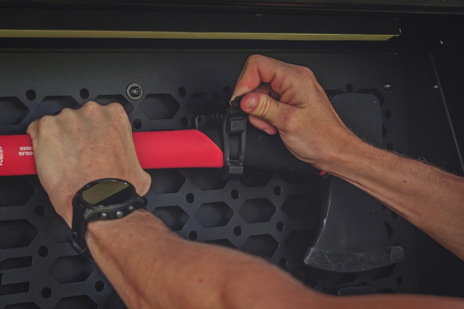 Rough Country Bed Cap Molle Panel Drvr-Side Storage Bin for Jeep Gladiator 20-25 734054