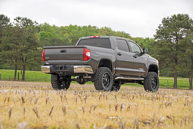 Rough Country 6" Suspension Lift Kit for Toyota Tundra 07-15 w/Vertex Coilovers 75457