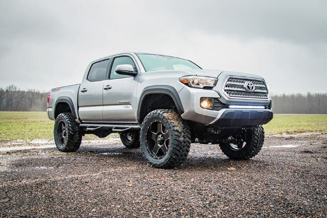 Rough Country 4" Lift Kit N3 Struts for Toyota Tacoma 16-23 75731