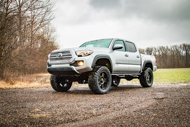 Rough Country 4" Lift Kit N3 Struts for Toyota Tacoma 16-23 75731