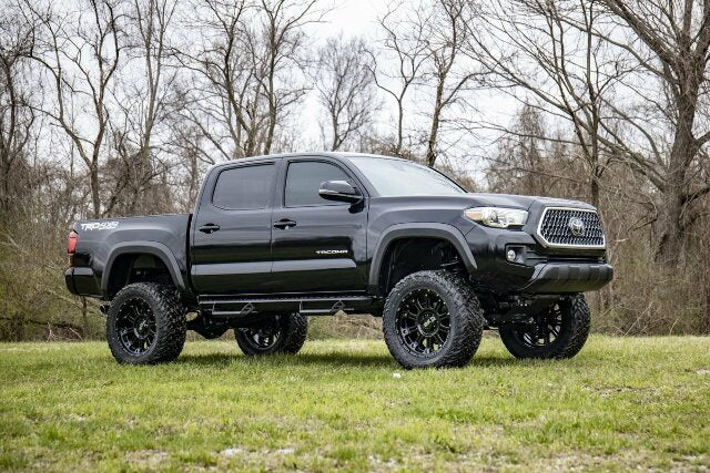 Rough Country 6 In Lift Kit M1 Struts/M1 for Toyota Tacoma 16-23 75840