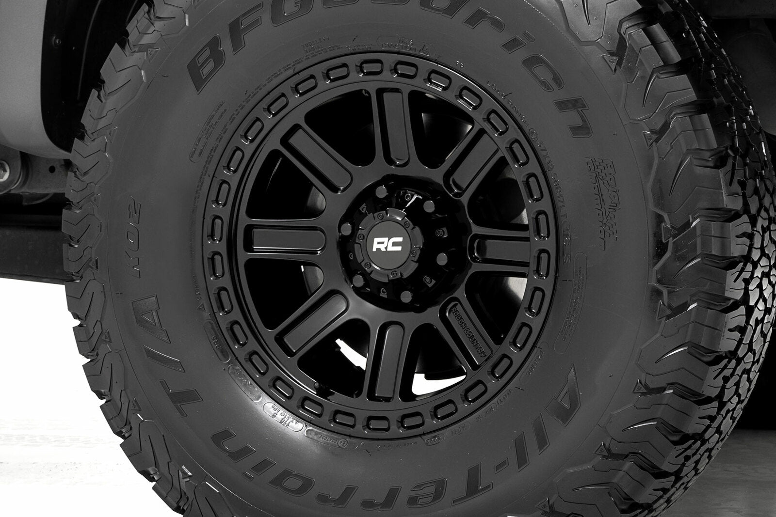 84 Series Wheel Gloss Black 17x8.5 6x5.5 +25mm