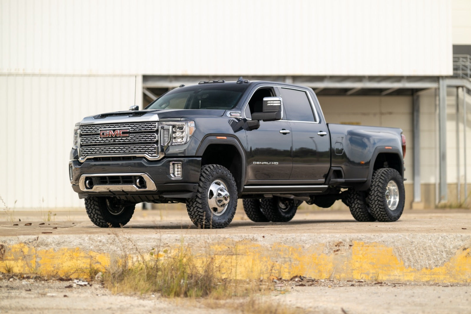 Rough Country 3" Lift Kit W/UCAs M1 Shocks Chevy/GMC 3500HD 20-25 95640 -2
