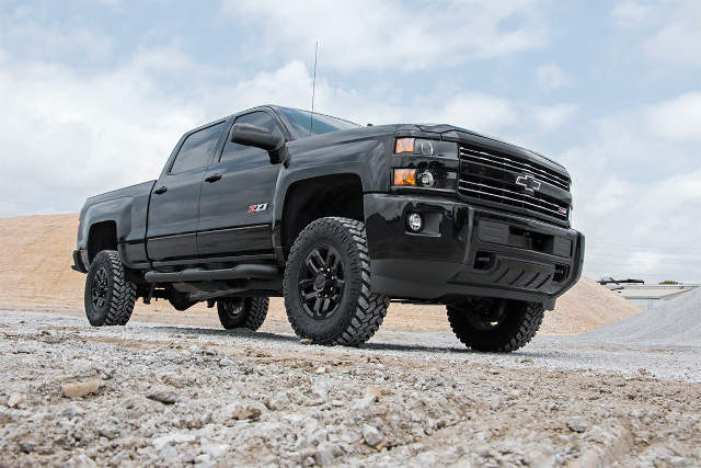 Rough Country 3.5in GM Suspension Lift Kit w/Vertex Shocks 11-19 2500/3500HD 95950