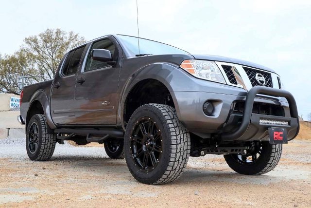 Nissan 05-19 Frontier Bull Bar w/LED Light Bar Black B-N4150