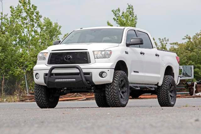 Toyota 07-21 Tundra Bull Bar w/LED Light Bar Black B-T4071