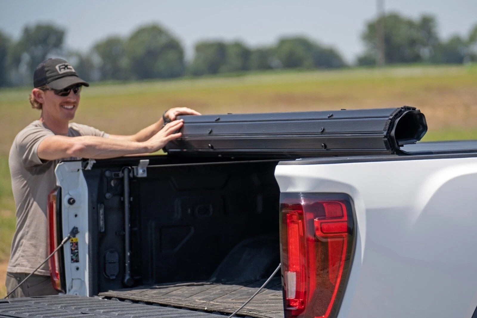 Rough Country Hard Roll Up 6'9" Bed Cover Chevy/GMC 2500HD/3500HD 20-26 50120651