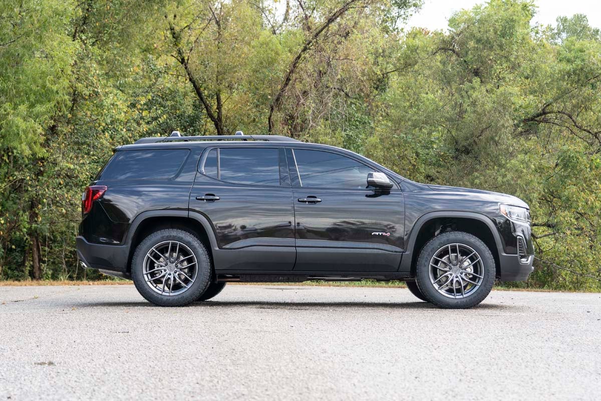 Rough Country 1.5 Inch Lift Kit N3 Strut GMC Acadia (2017-2021) 110031A