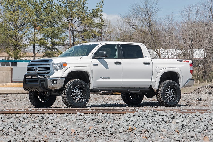 Rough Country 6in Suspension Lift Kit fits Toyota 16-21 Tundra 75230