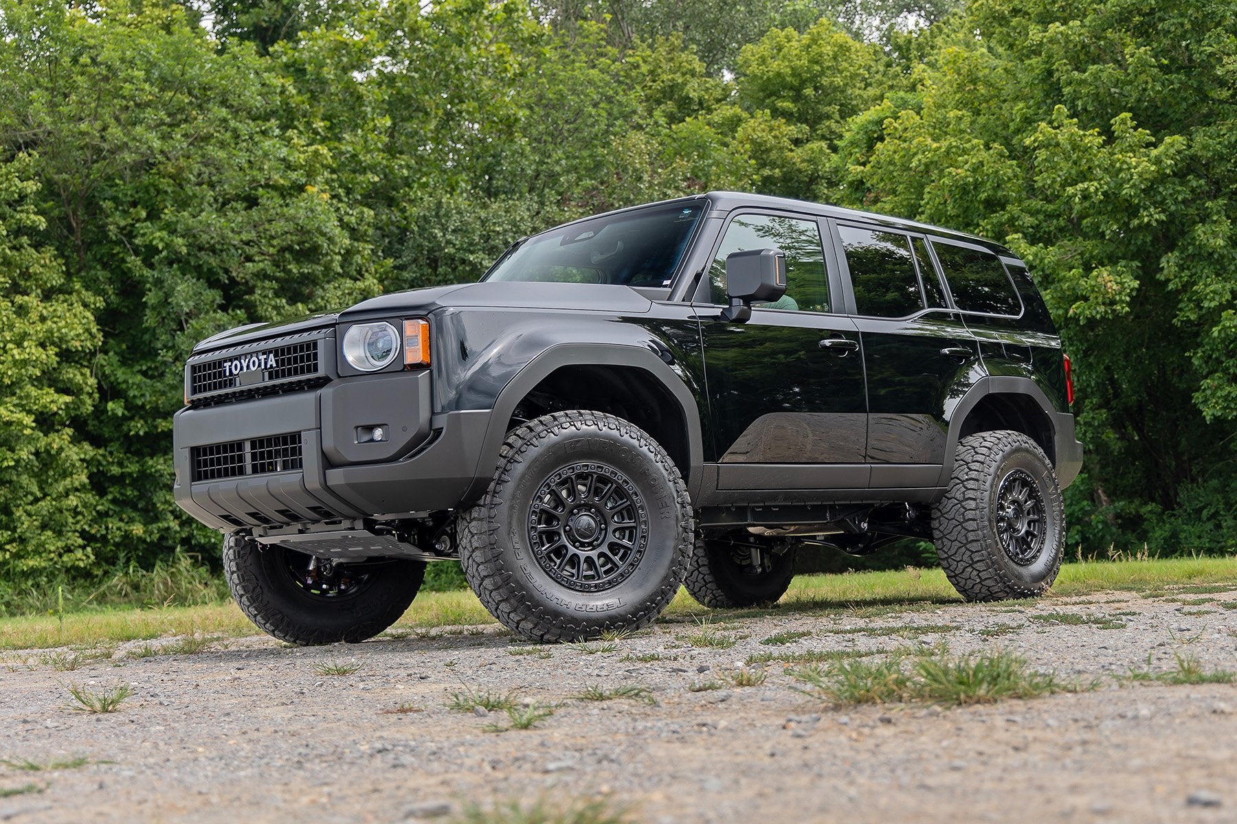 Rough Country 3.5" Lift Kit M1R for Toyota Land Cruiser 4WD 24-25 72644
