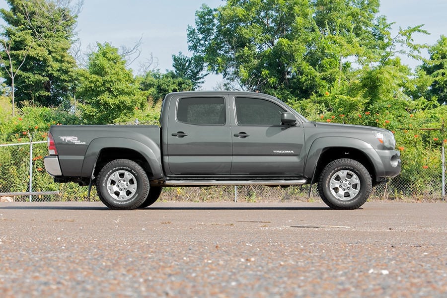 Rough Country 2in Toyota Leveling Lift Kit 05-23 Tacoma 744