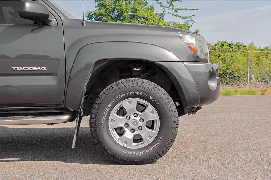 Rough Country 2in Toyota Leveling Lift Kit 05-23 Tacoma 744