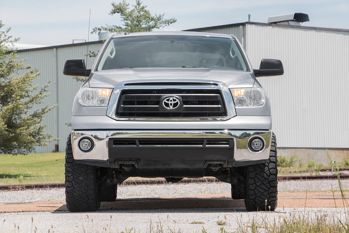 Rough Country 3.5 Inch Lift Kit M1 Struts/M1 for Toyota Tundra 07-21 76840