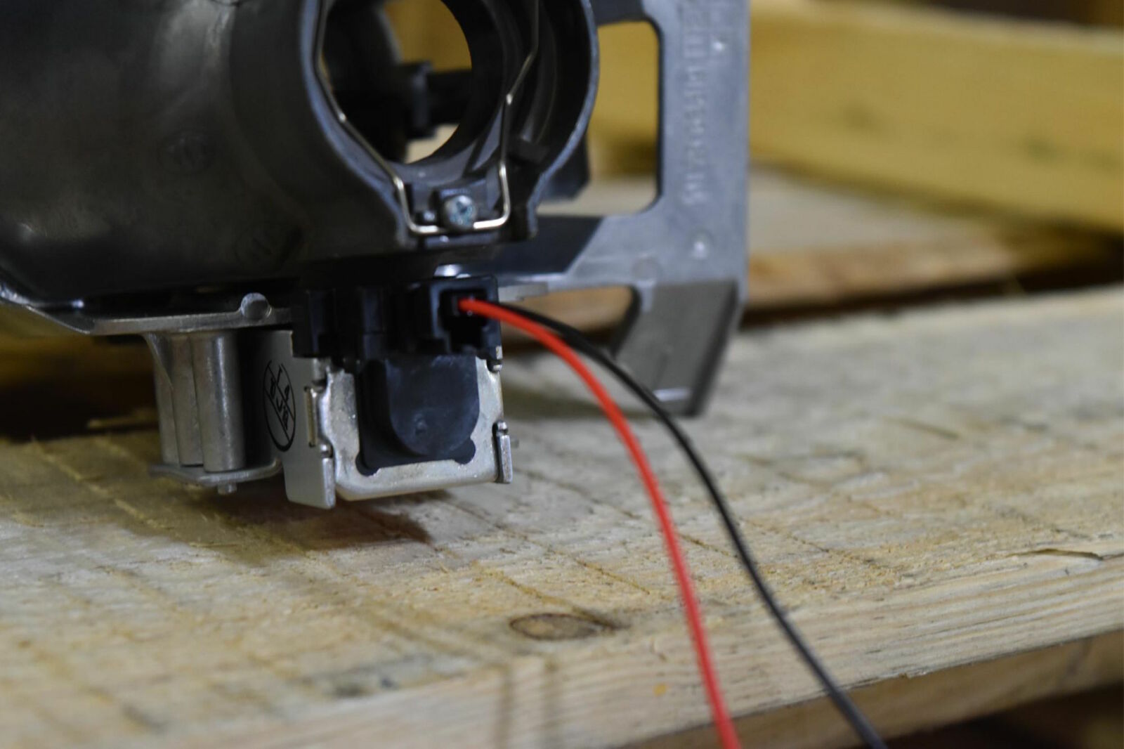 Morimoto Pigtail Universal Bi-xenon Solenoid Inputs -5